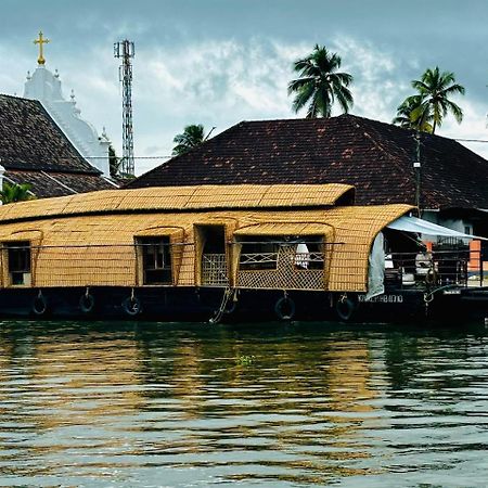 Marvel Cruise Hotell Alappuzha Eksteriør bilde