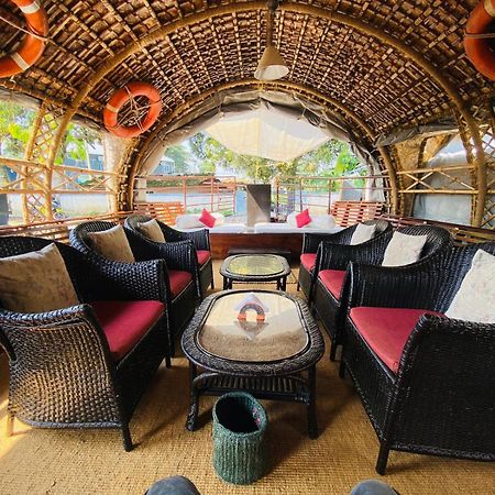 Marvel Cruise Hotell Alappuzha Eksteriør bilde