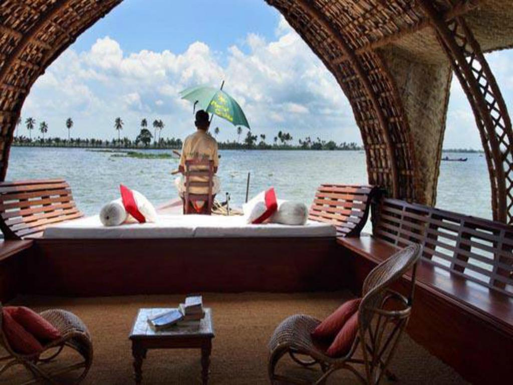 Marvel Cruise Hotell Alappuzha Eksteriør bilde