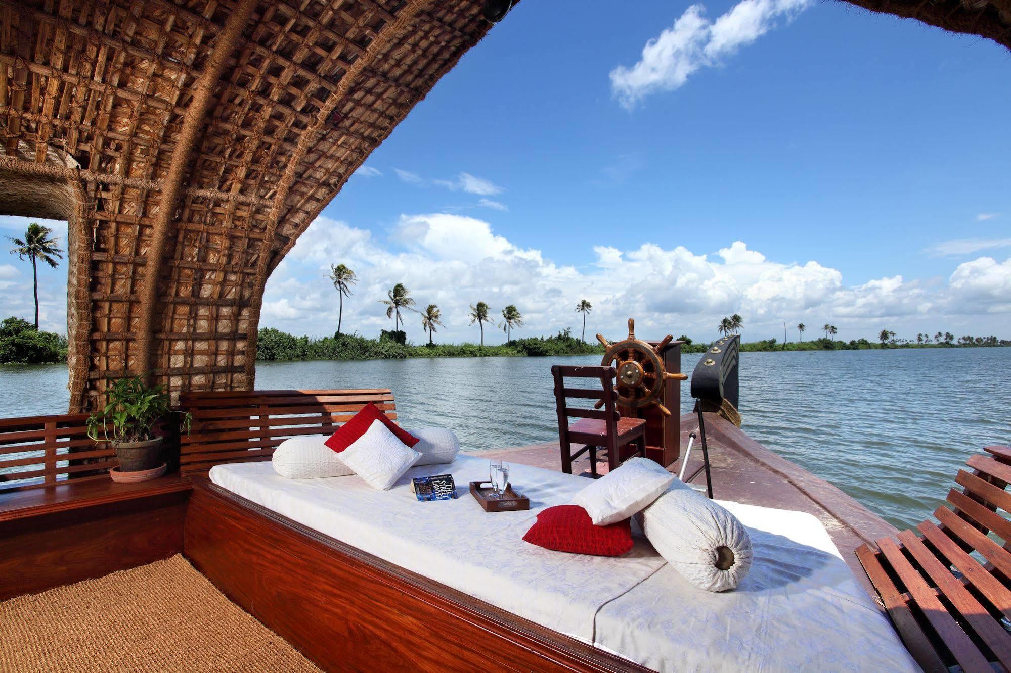Marvel Cruise Hotell Alappuzha Eksteriør bilde