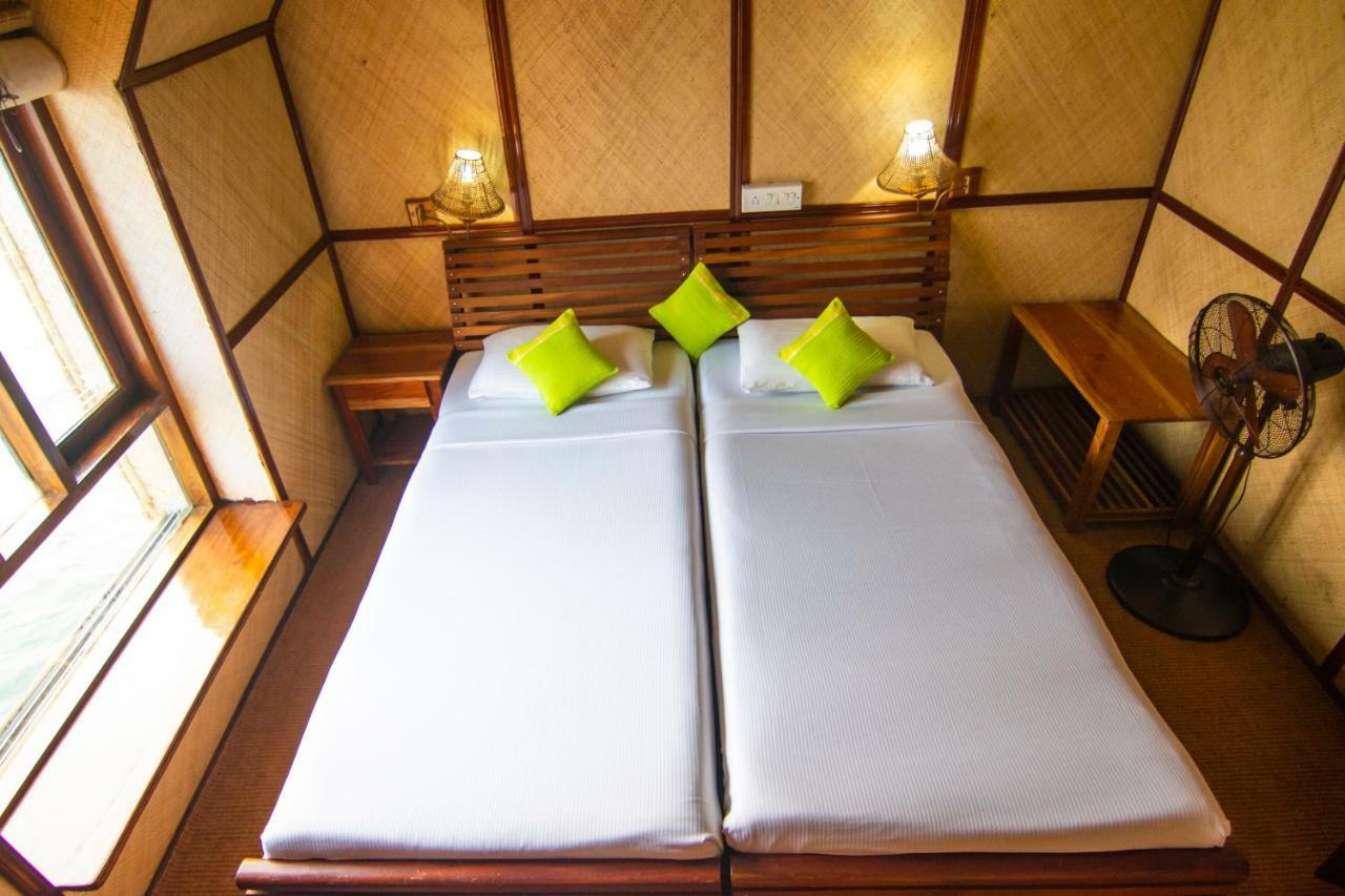 Marvel Cruise Hotell Alappuzha Eksteriør bilde
