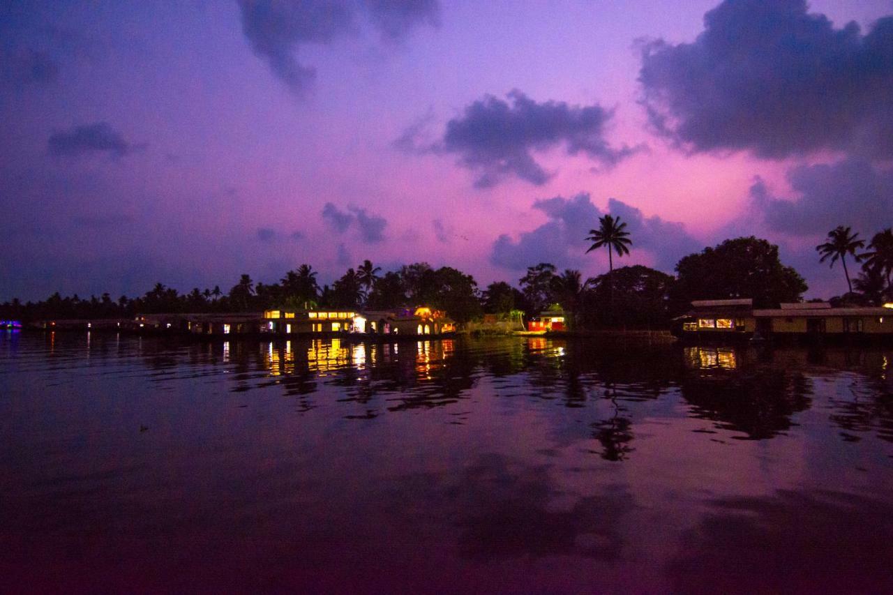 Marvel Cruise Hotell Alappuzha Eksteriør bilde