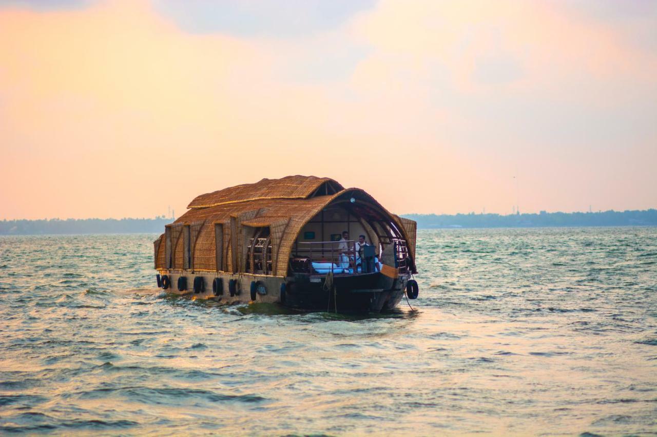 Marvel Cruise Hotell Alappuzha Eksteriør bilde