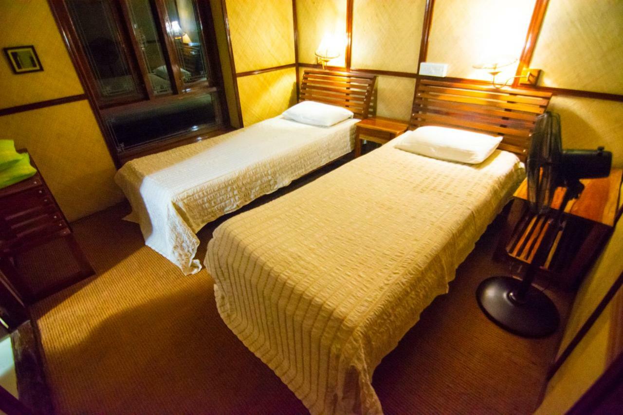 Marvel Cruise Hotell Alappuzha Eksteriør bilde