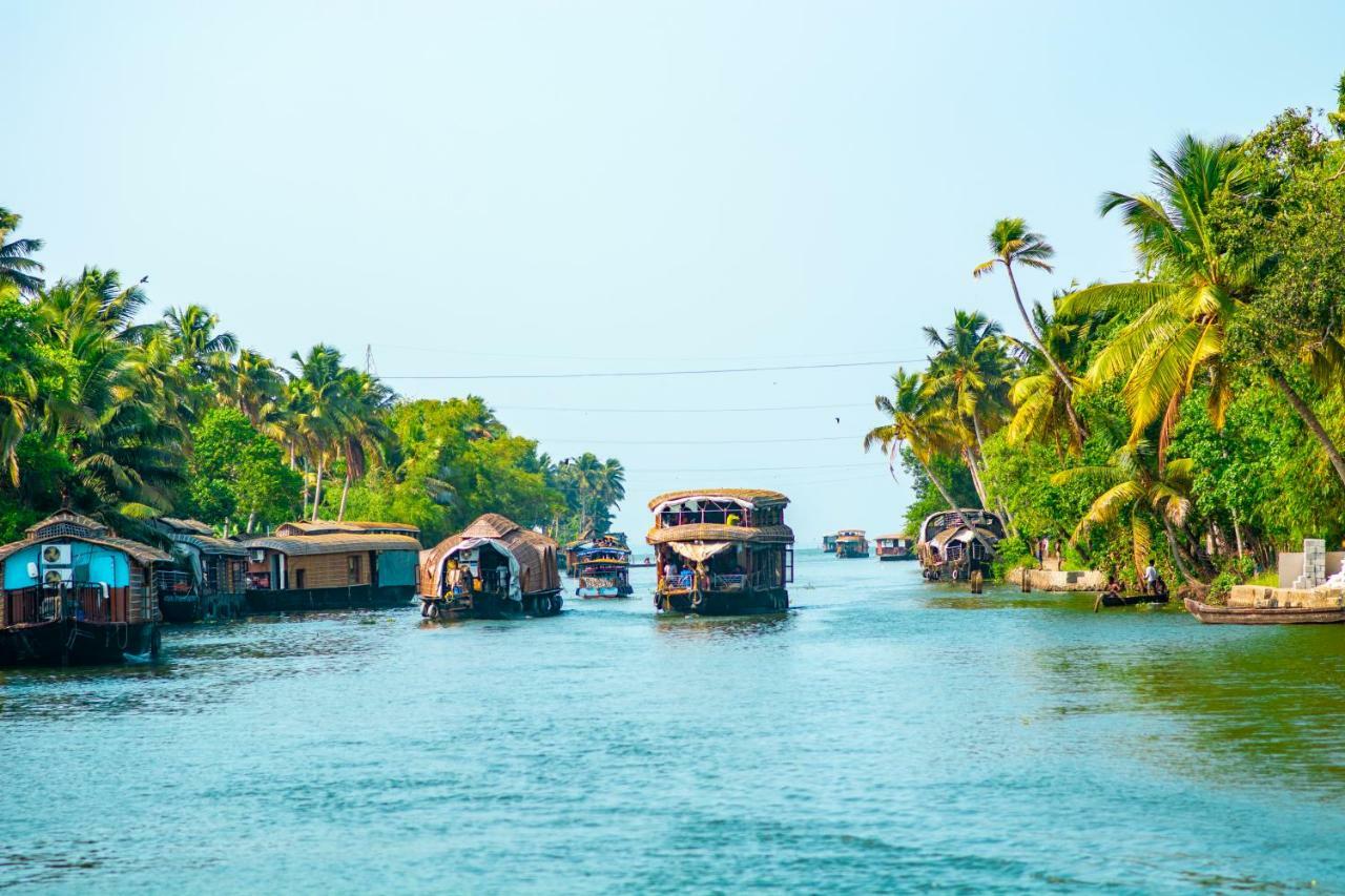 Marvel Cruise Hotell Alappuzha Eksteriør bilde