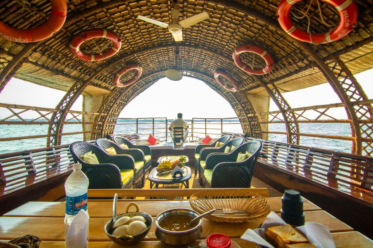 Marvel Cruise Hotell Alappuzha Eksteriør bilde