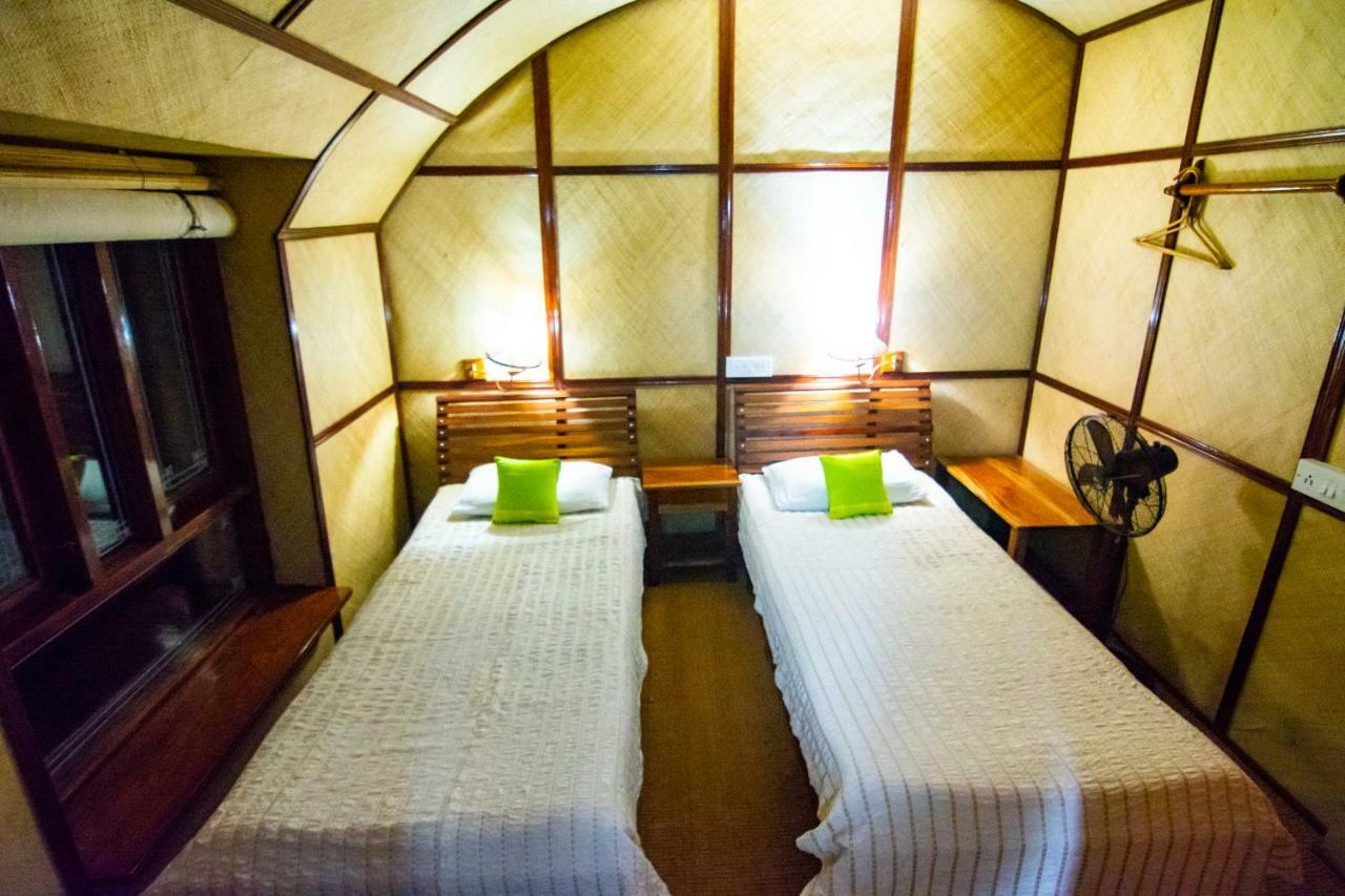 Marvel Cruise Hotell Alappuzha Eksteriør bilde